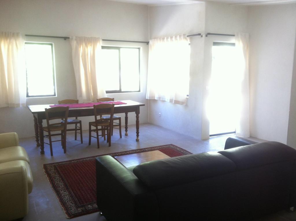 Du Cote De Chez Soi Otel La Ciotat Oda fotoğraf