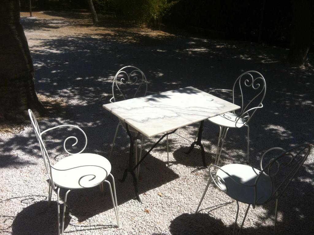 Du Cote De Chez Soi Otel La Ciotat Oda fotoğraf